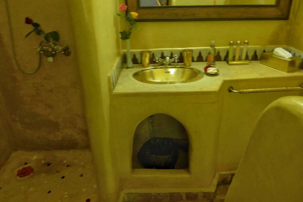 Aicha Bathroom Riad Dar Dialkoum