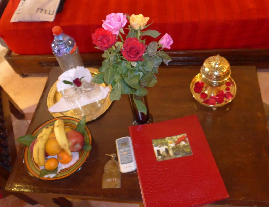 Roses and fruit in Soraya Room at Riad Dar Dialkoum