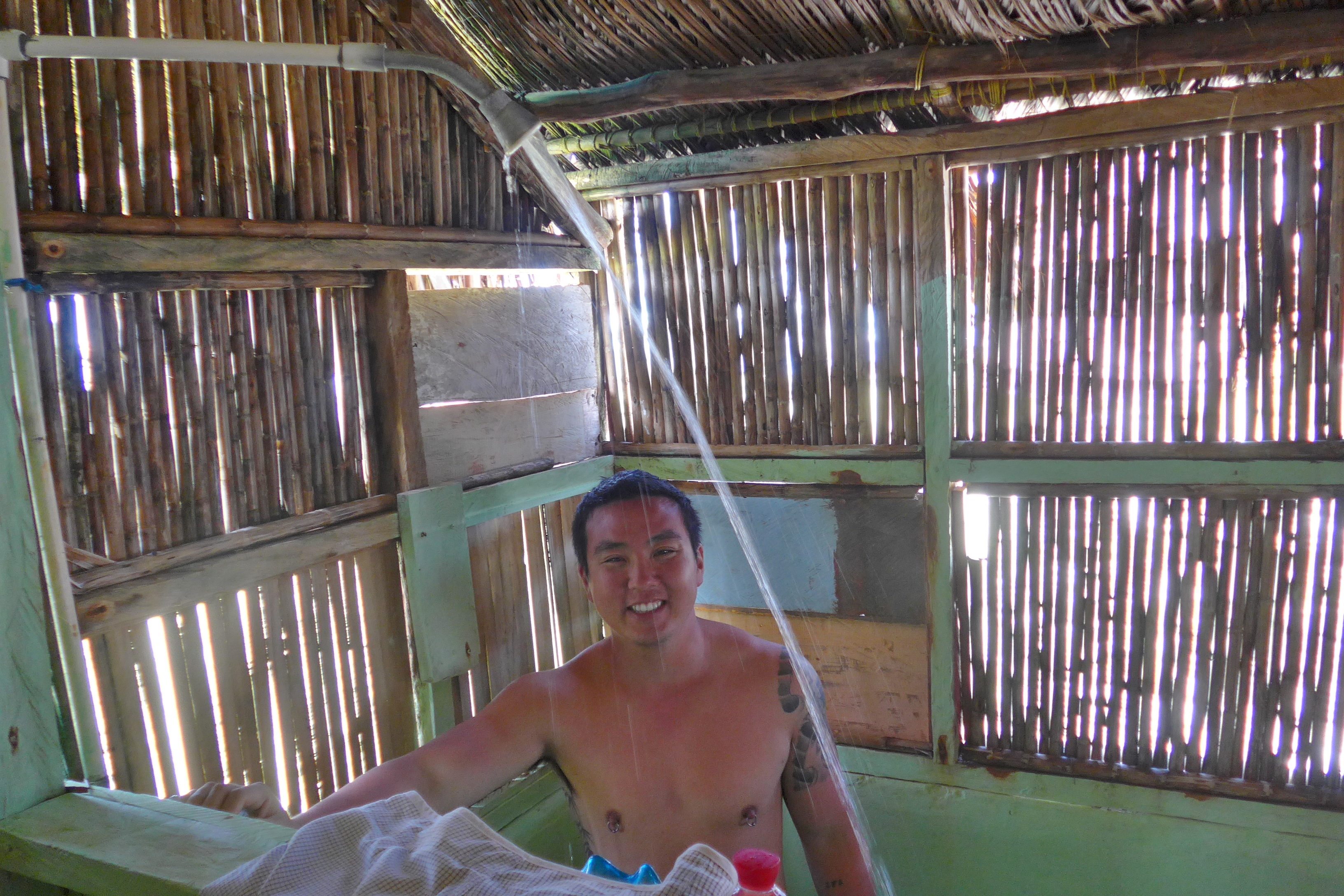 Cold shower in cabana at Dolphin Lodge in Guna Yala