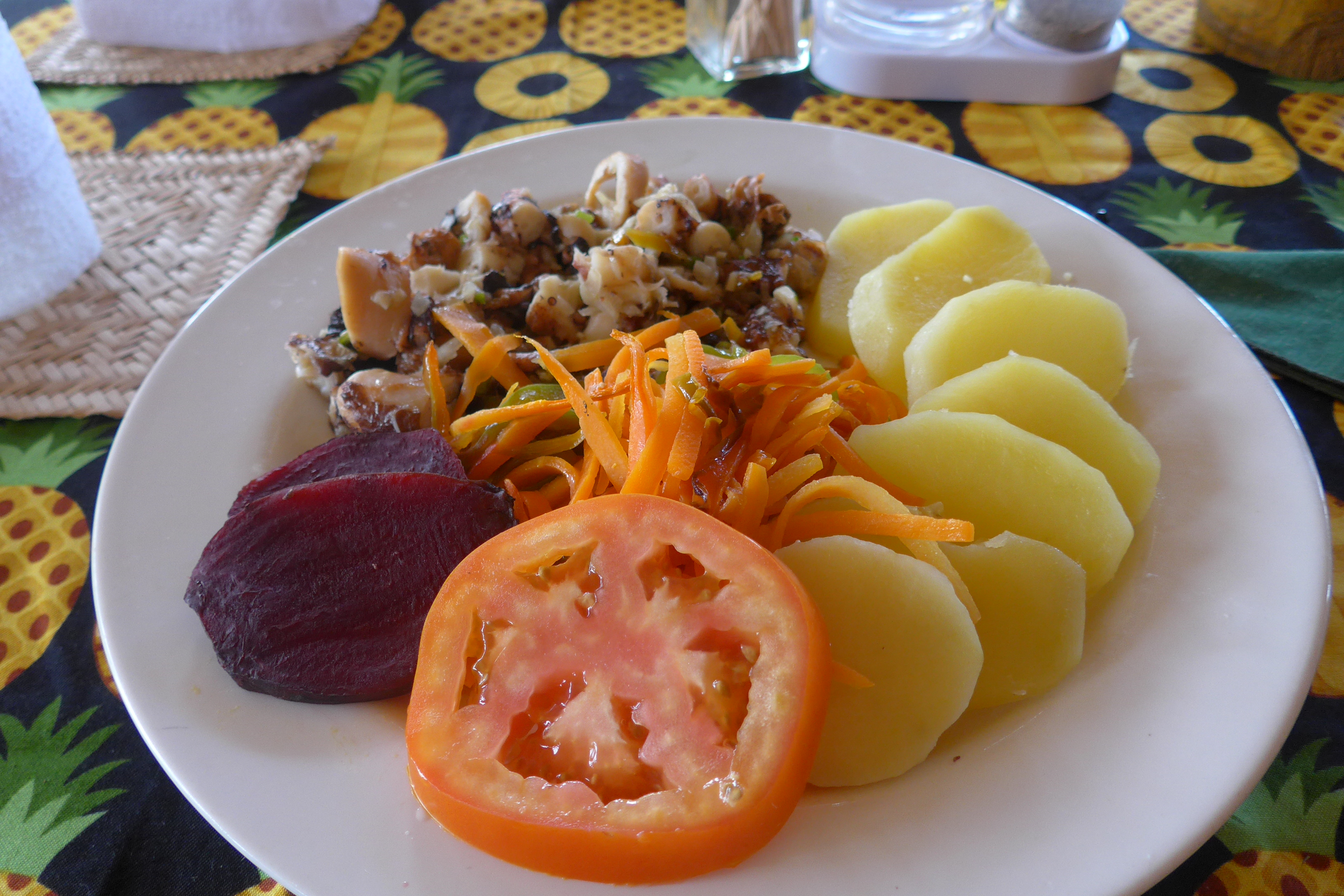 Lunch at Dolphin Lodge Guna Yala