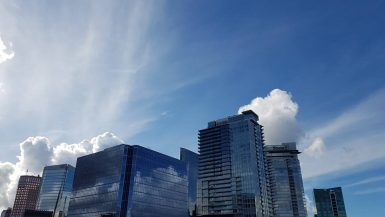 If you're looking for a hotel in Vancouver, you can't go wrong with the Pan Pacific! The highlight: it has a heated outdoor pool on the rooftop.