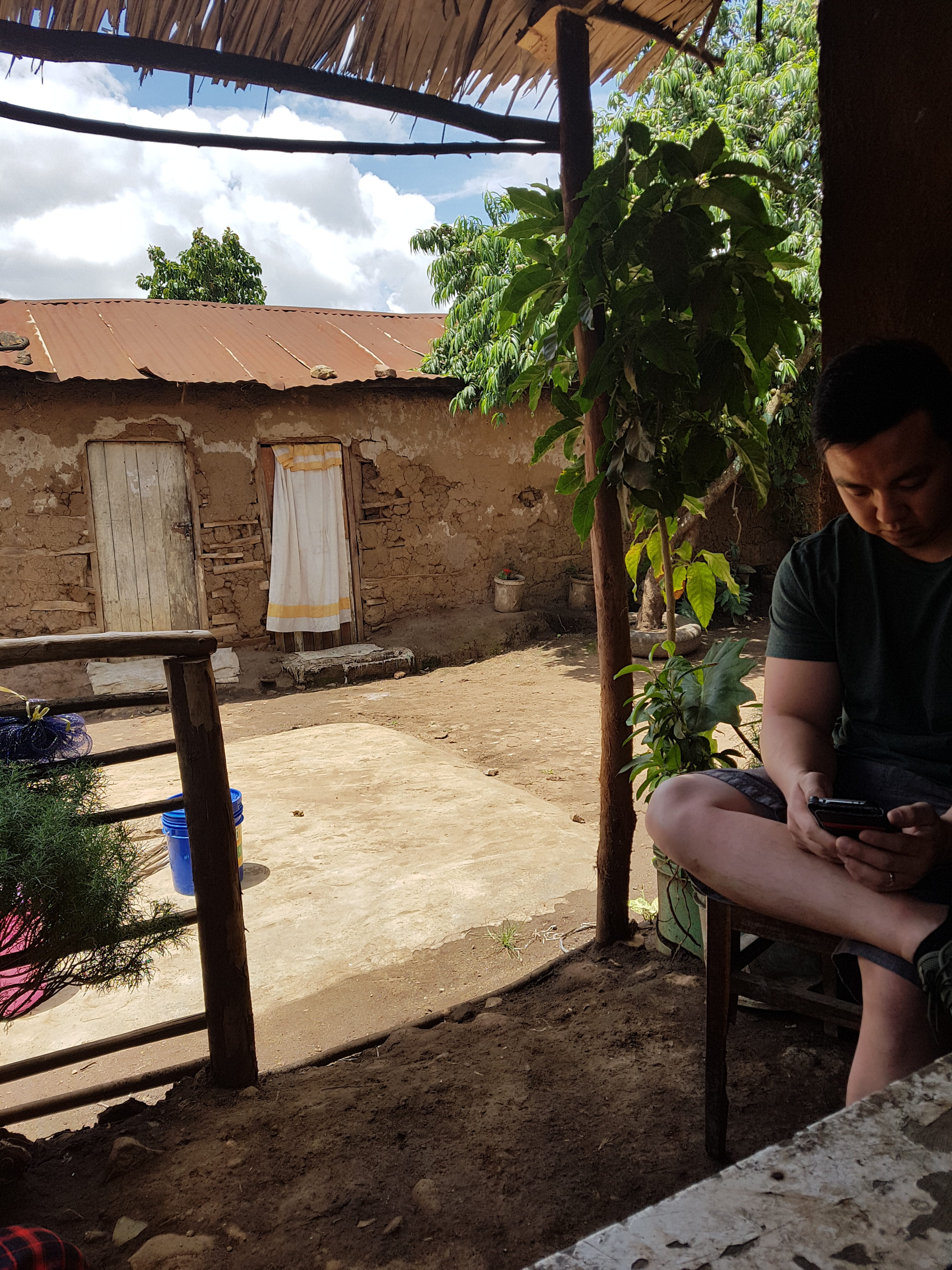 The outdoor sitting area at Masssai's Airbnb