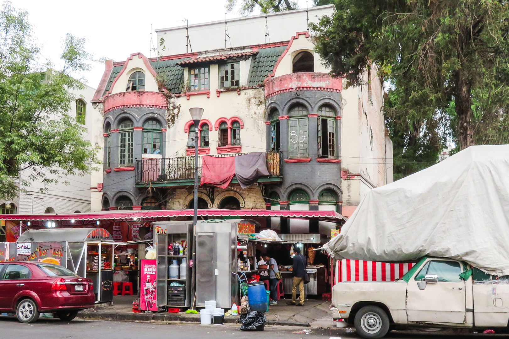 Mexico City Budget Foodie El Gato Volador Street Food