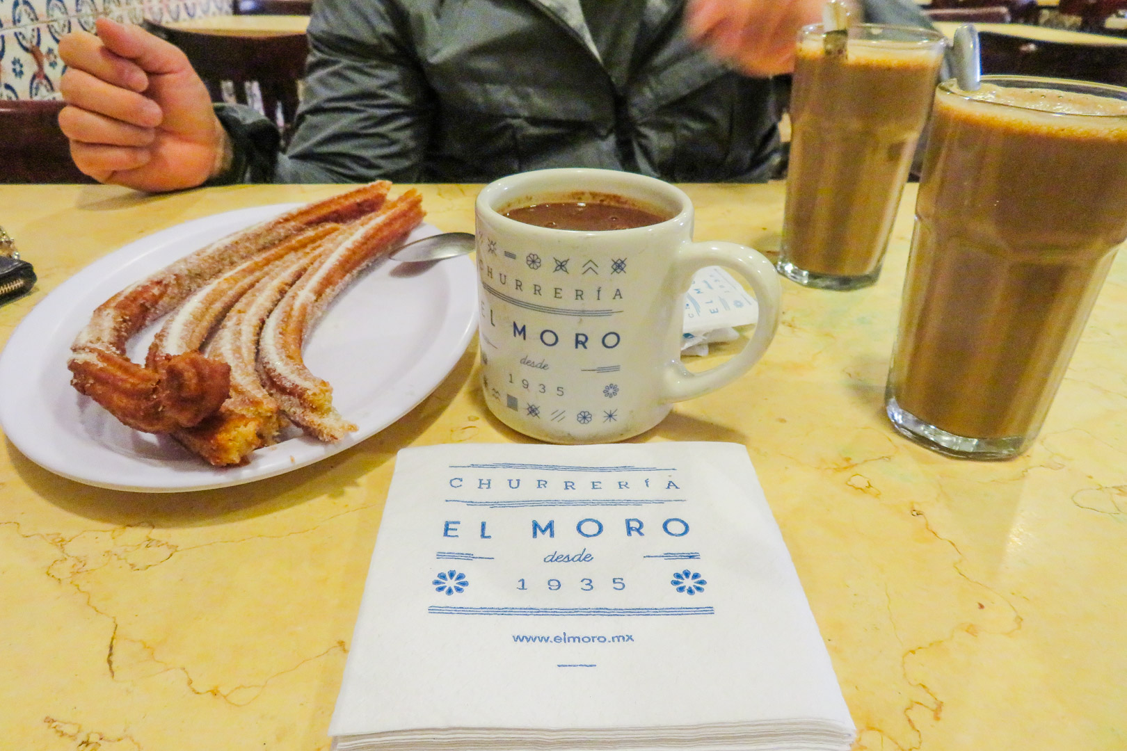 Mexico City Budget Foodie El Moro Churros con chocolate