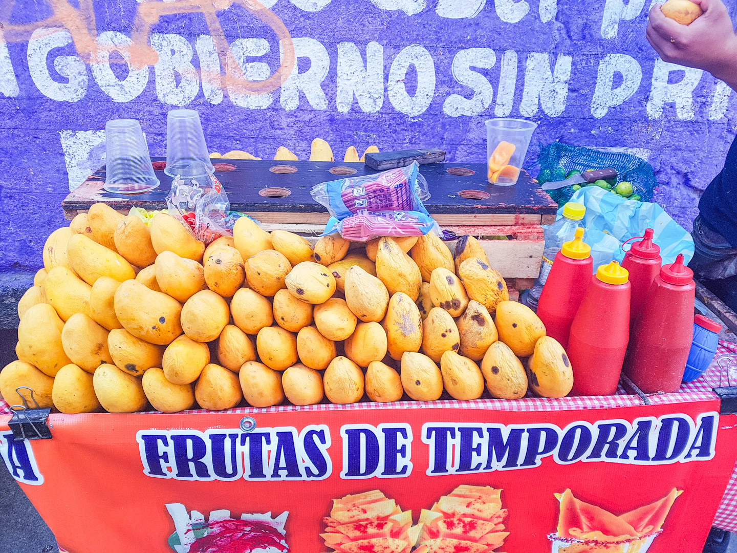 Mexico City Budget Foodie Kiosco Morisco Mango Food Cart