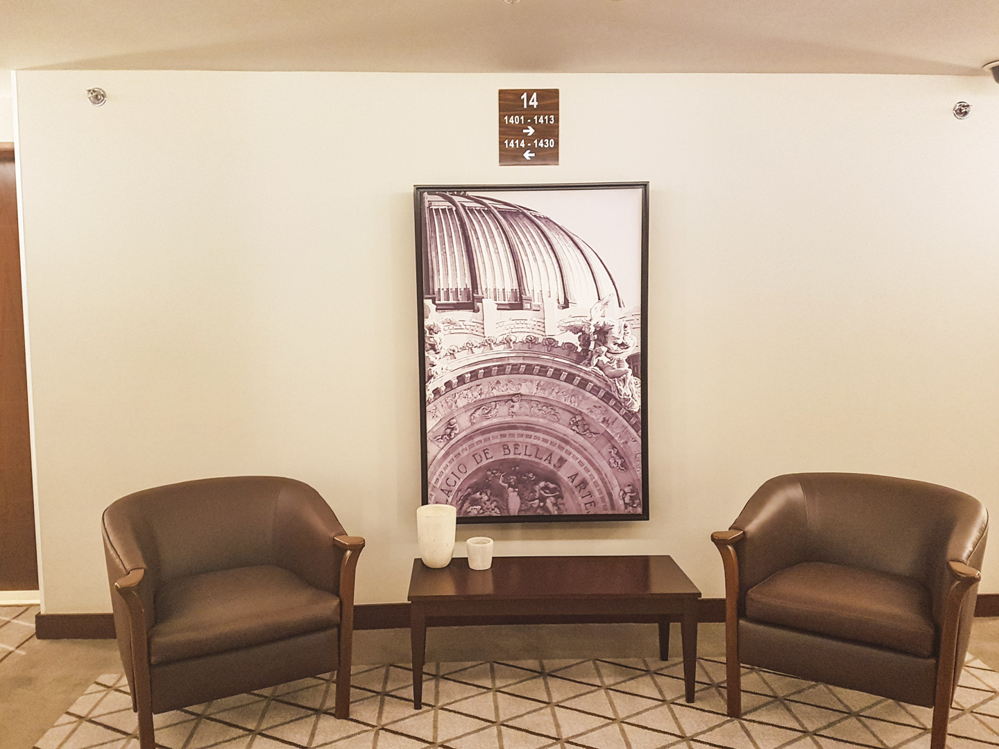 Mexico City Marriott Reforma Hallway Sitting Area