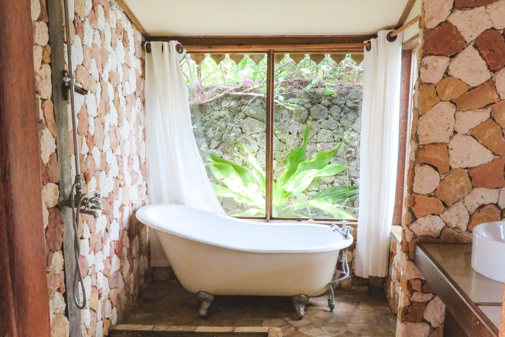 Clawfoot tub at Seasons Lodge