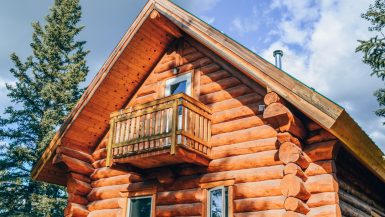 This affordable cabin in the Yukon is an excellent choice when choosing where to stay in the Yukon to see Northern Lights.