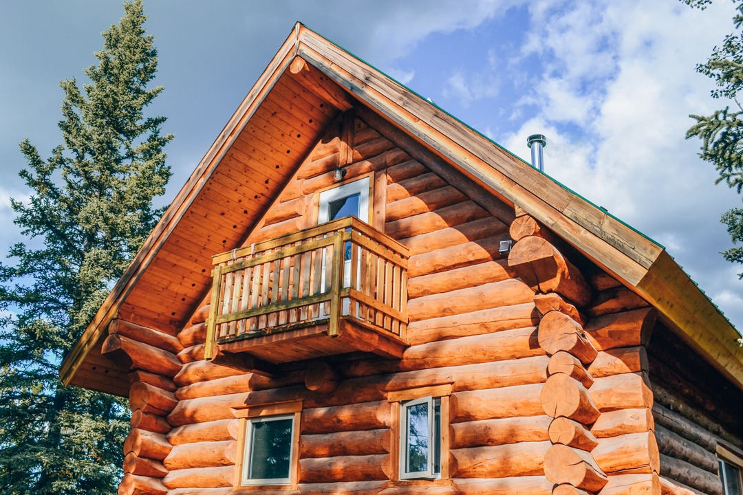 This affordable cabin in the Yukon is an excellent choice when choosing where to stay in the Yukon to see Northern Lights.