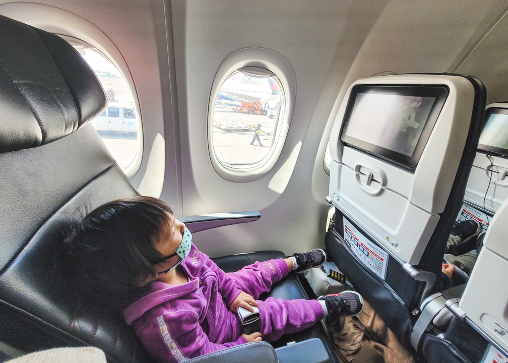 Tips for Flying with a Toddler Onboard Entertainment
