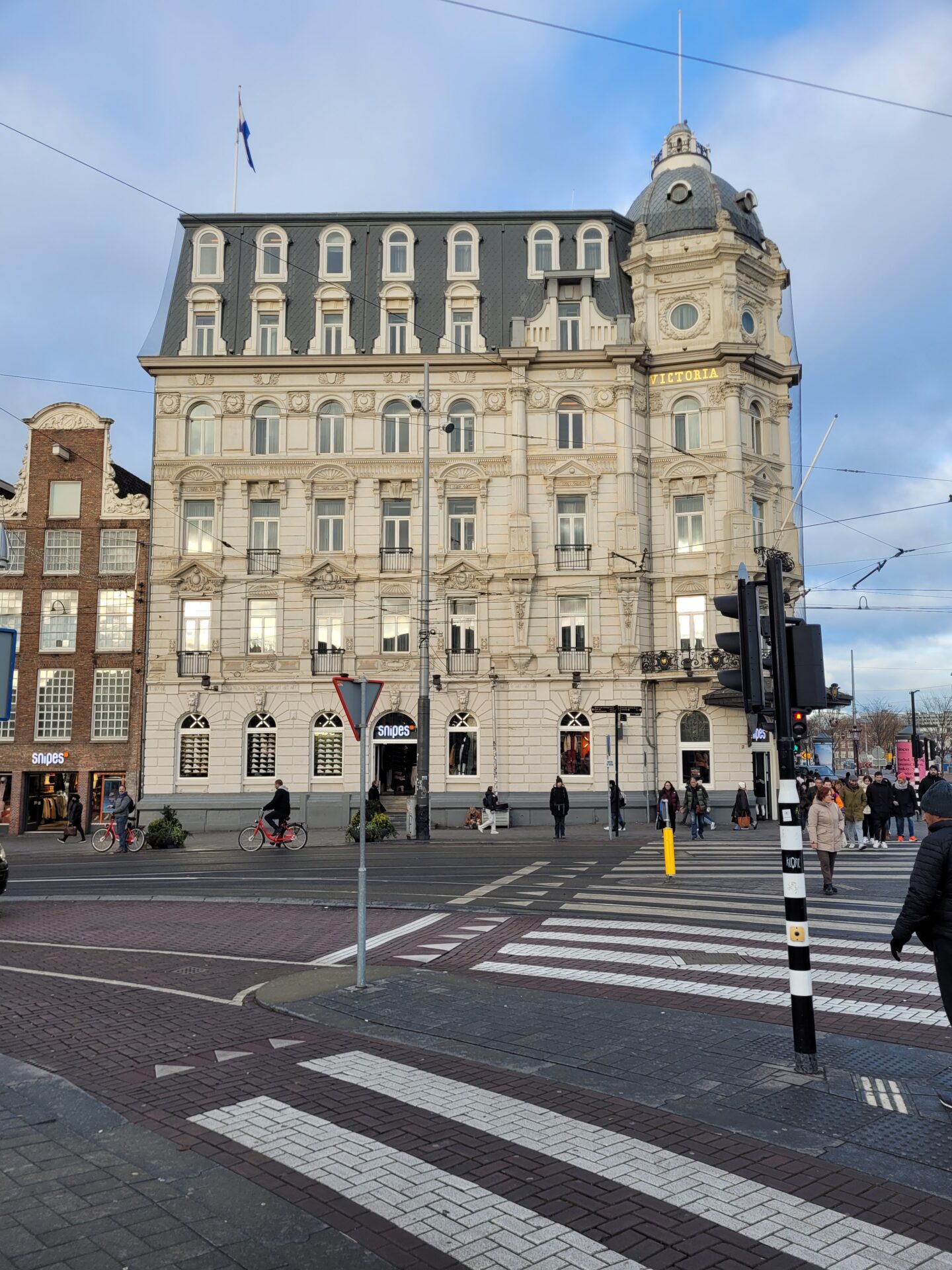 The Park Plaza Victoria Amsterdam is a beautiful historic hotel, perfectly located right across from Amsterdam Centraal Station. 