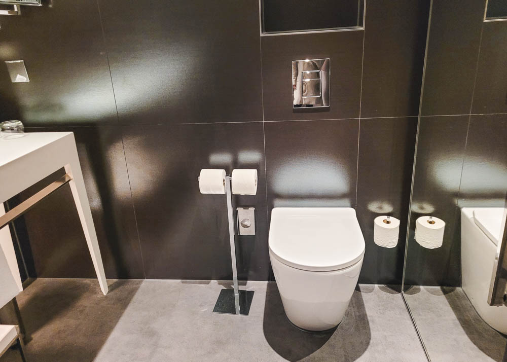 Park Plaza Victoria Amsterdam Executive Room Toilet