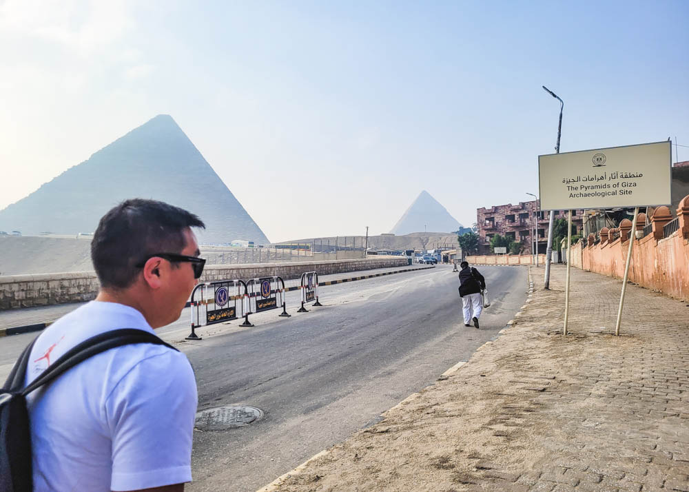 Walking to Giza Pyramids Cairo in one day