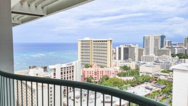 The Sheraton Princess Kaiulani is perfect for those wanting to be close to Waikiki beach, while not spending an arm and a leg.