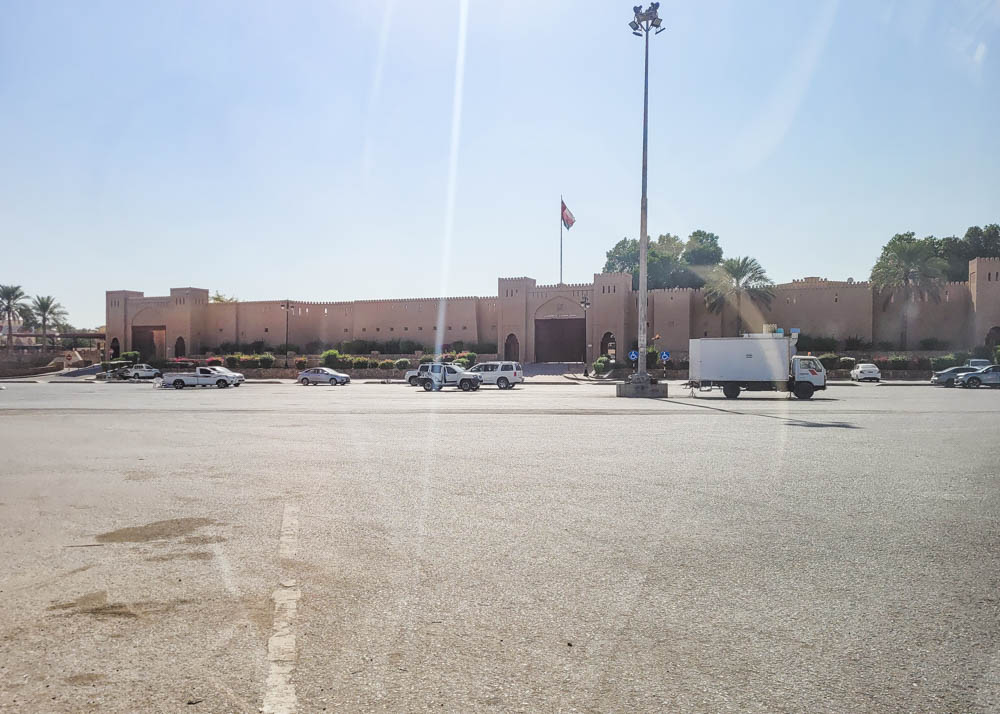 Driving in Oman Parking