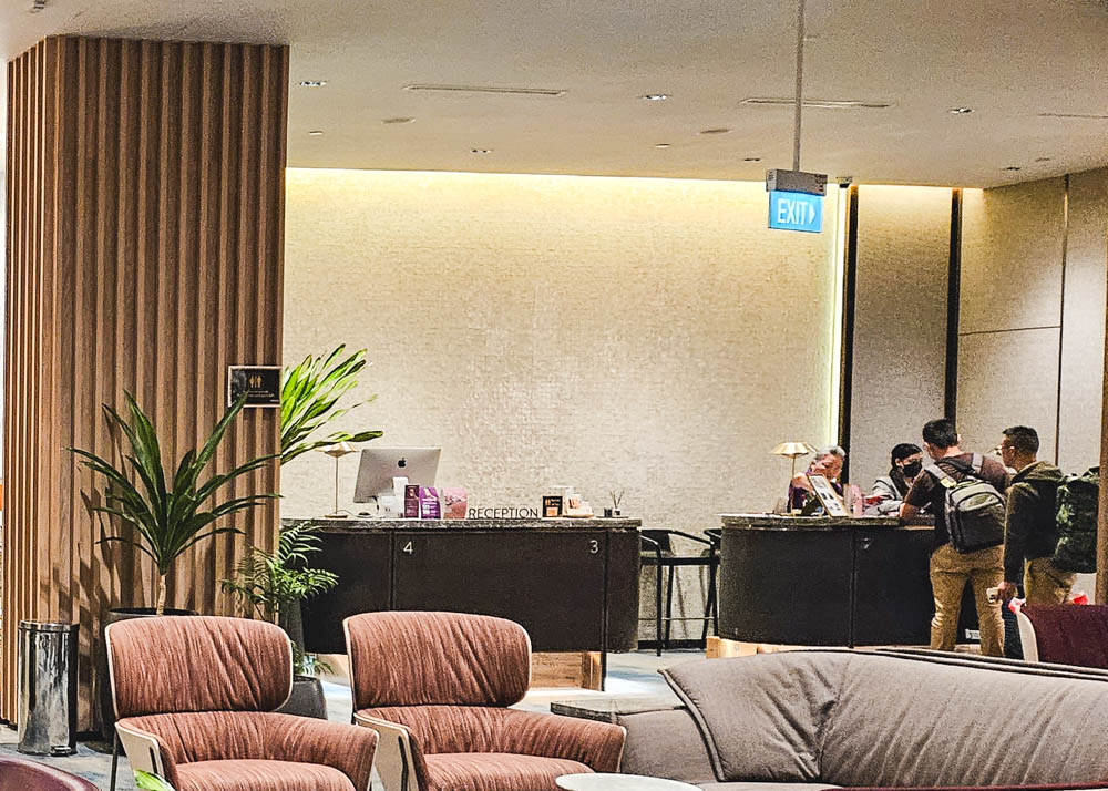 Changi Lounge Reception