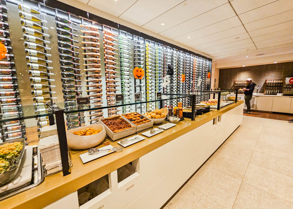 LAX Star Alliance Lounge Snacks