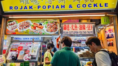 As foodies, these are the six must-try Singapore hawker stalls we recommend you have on your Singapore itinerary!