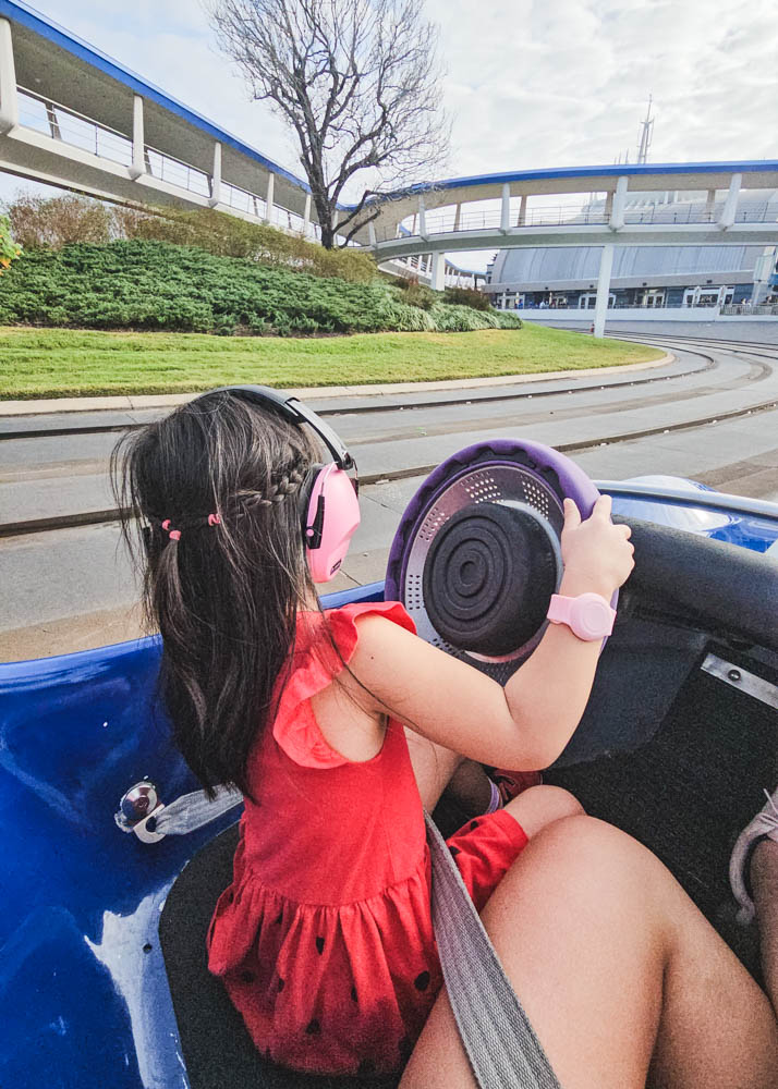 4-year-old driving Tomorrowland Speedway
