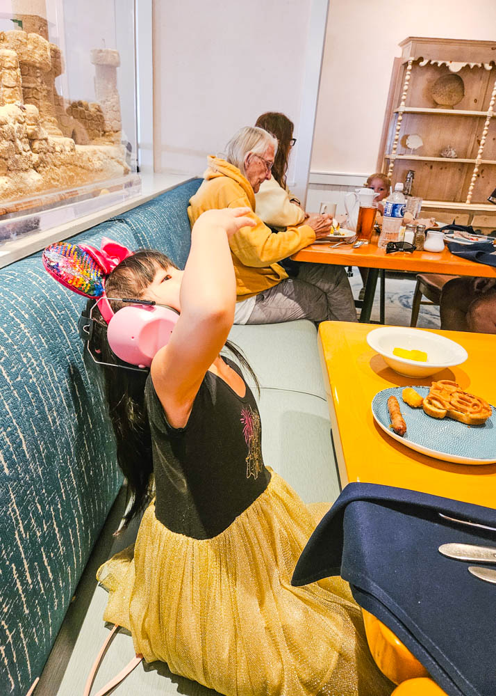 Kids dining at Cape May Cafe