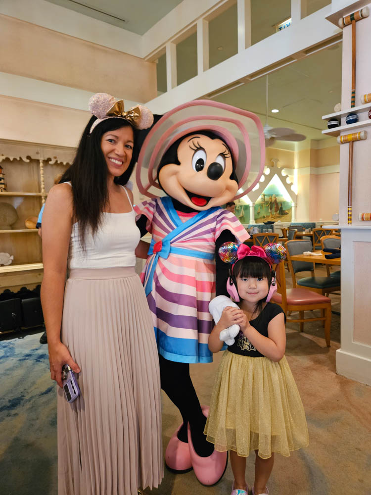 Photos with Minnie at Cape May Cafe