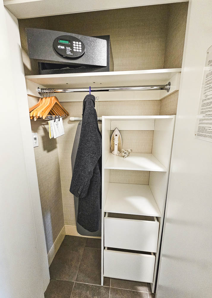 Delta Hotels Burnaby Conference Centre King Bed Room Closet