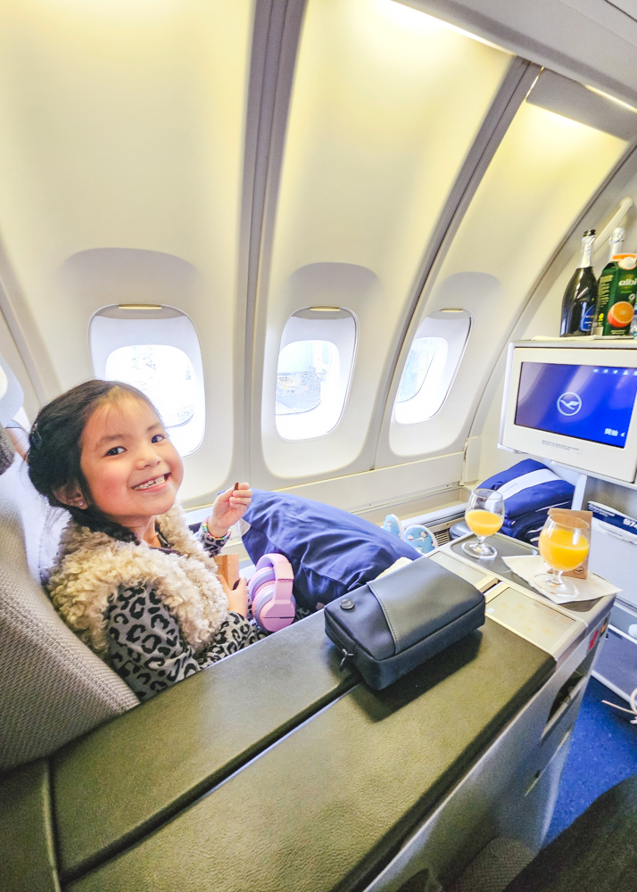 Lufthansa Business Class with Kids 747