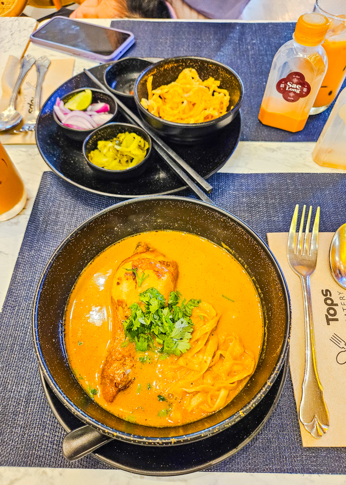 Dusit Central Park Food Court