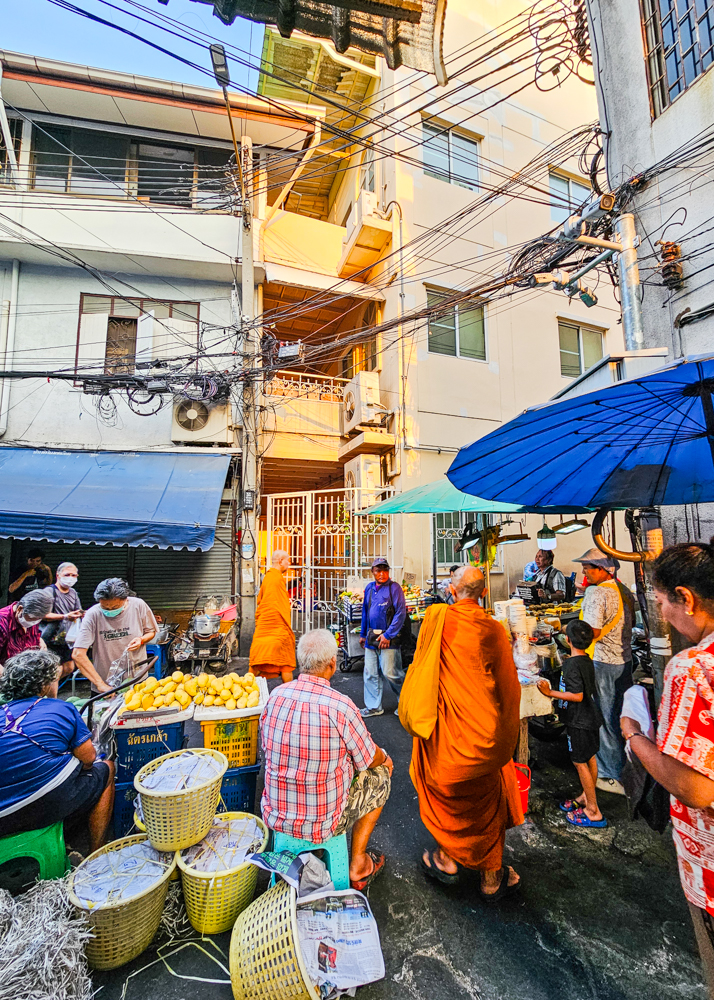 Trok Mor Morning Market Monks
