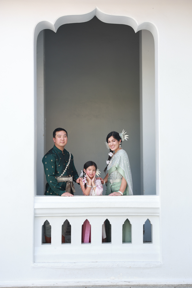 Wat Arun Photoshoot Family Pose 2
