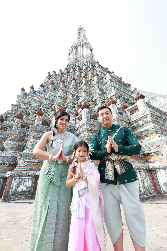Wat Arun Photoshoot Family