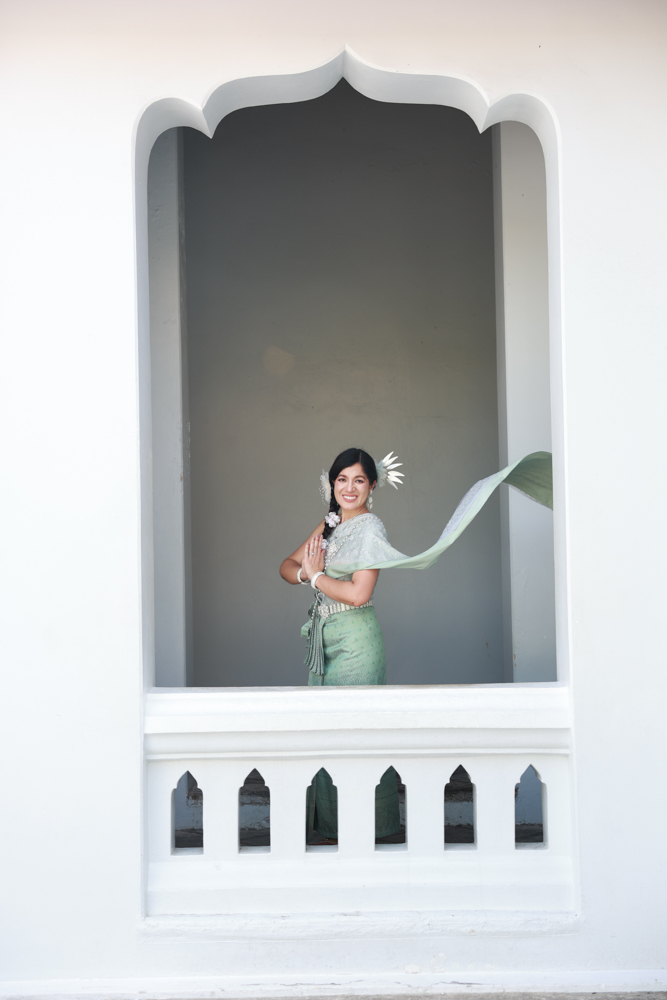 Wat Arun Photoshoot Female Pose