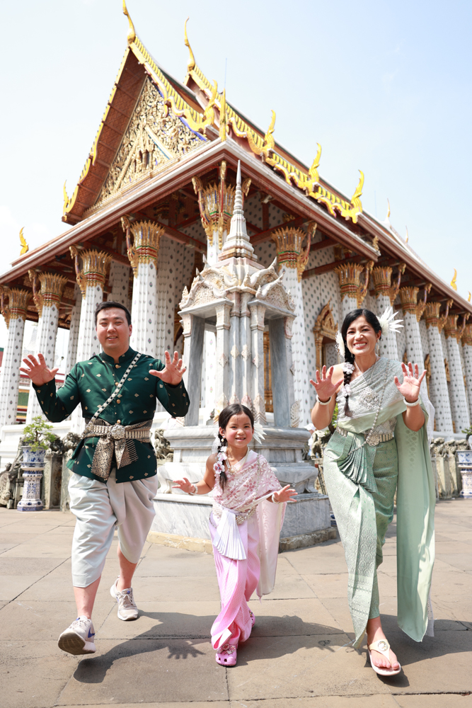 Wat Arun Photoshoot Silly Family Pose 2