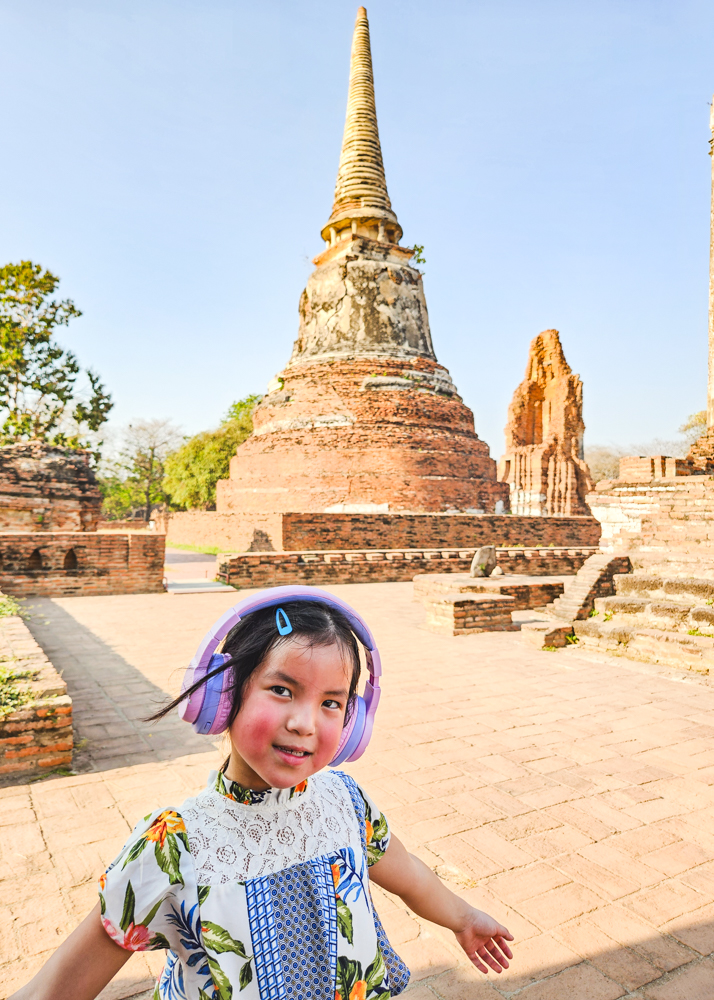 Wat Mahathat with Kids
