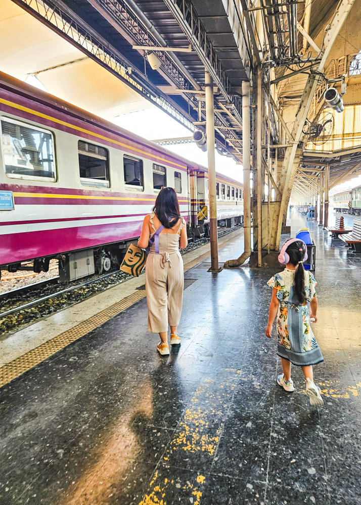 Boarding Bangkok to Ayutthaya Train