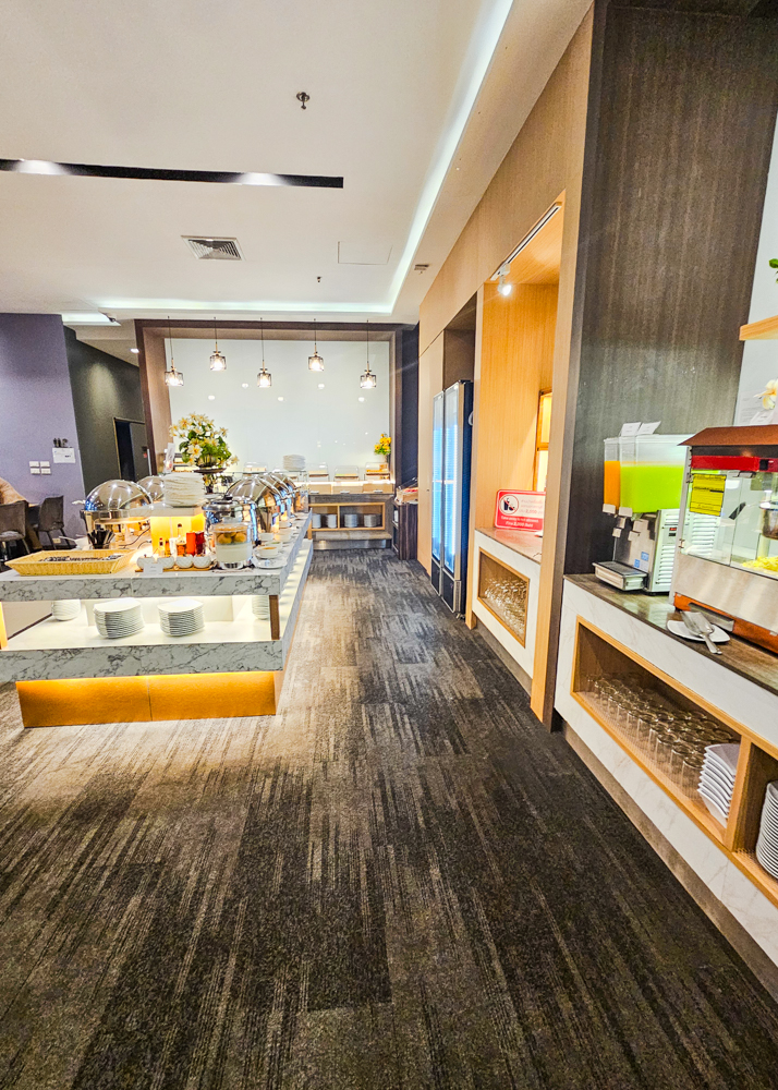 Miracle Lounge DMK Buffet