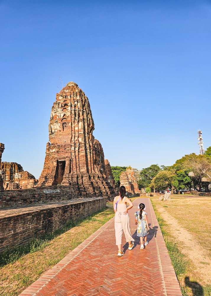 Visiting Wat Mahathat in Ayutthaya