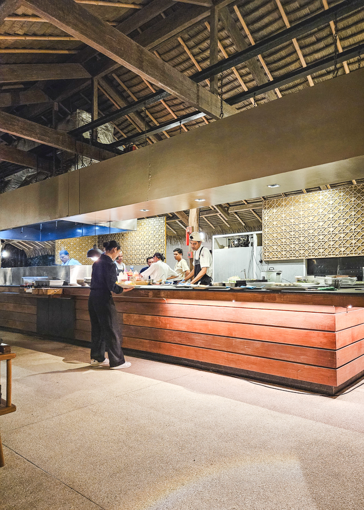 Island Escape by Burasari Eat Restaurant Kitchen