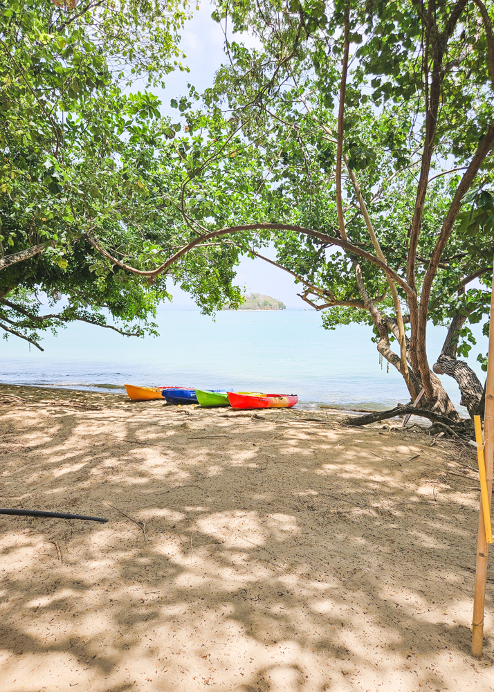 Island Escape by Burasari Kayaks
