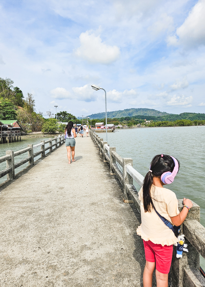 Island Escape by Burasari Laem Hin Pier