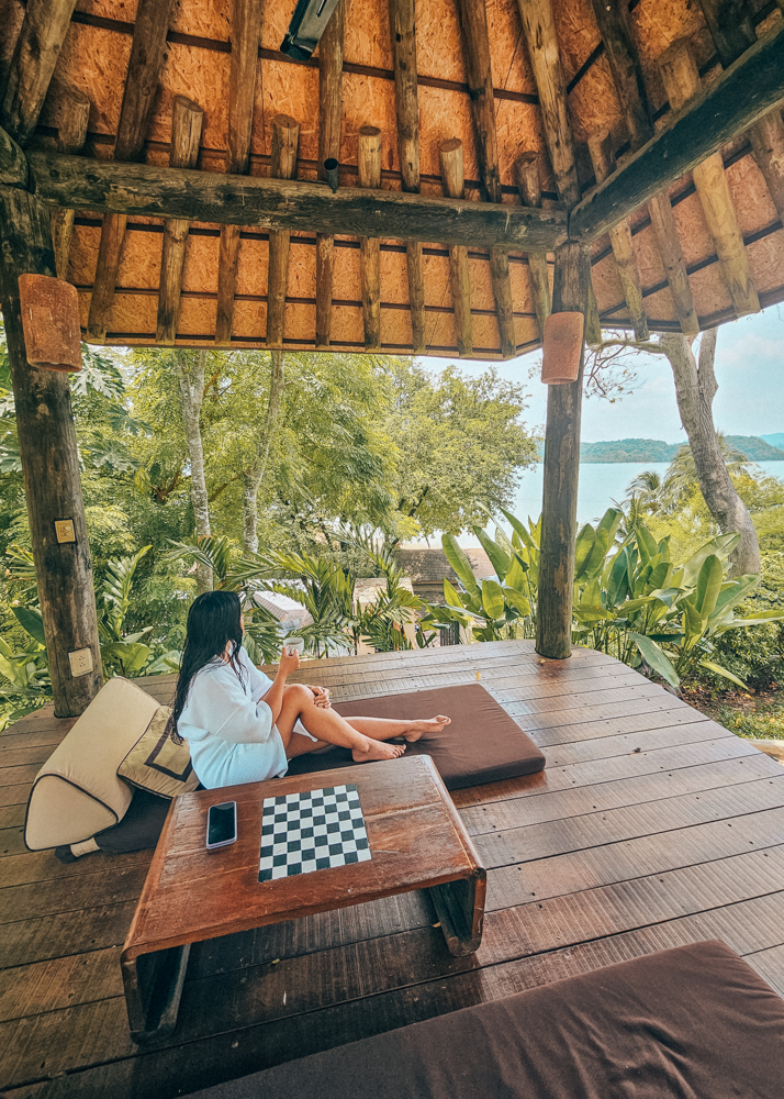 The Naka Island Sea View Villa Outdoor Sala