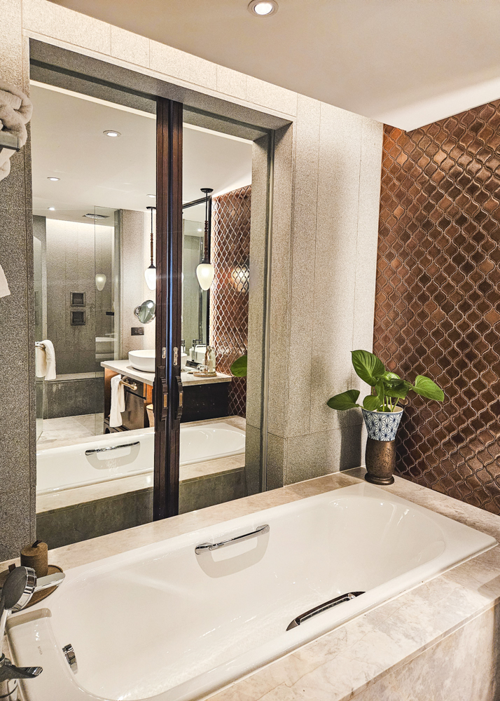 JW Marriott Khao Lak Deluxe Lagoon Room Bathtub (2)